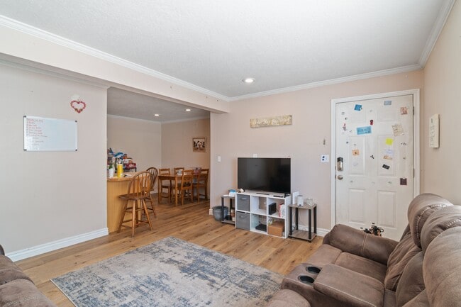 Building Photo - 1559 N 550 W