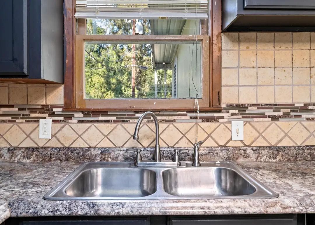 Building Photo - 5470 Spencer Dr