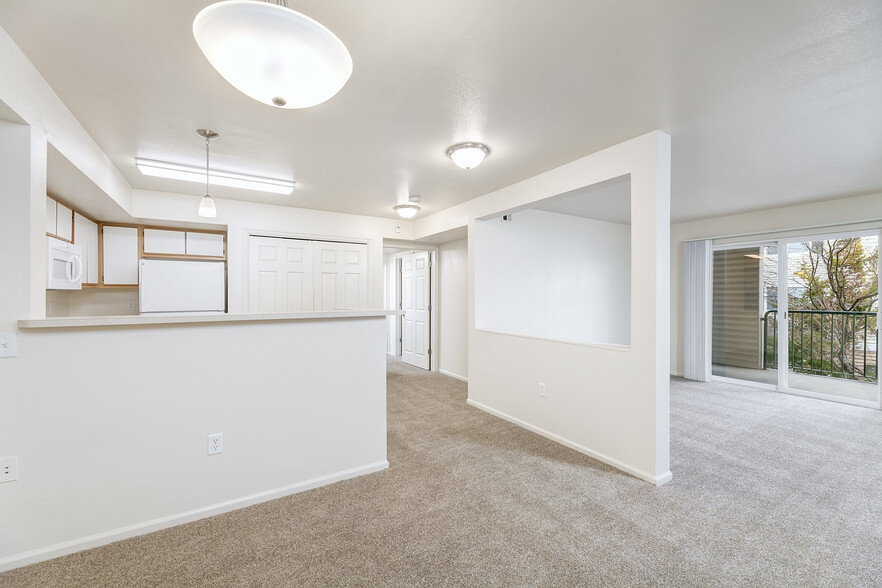 1x1 Unit - Rembrandt Park Apartments