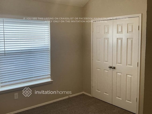 Building Photo - 2012 Creek Royal Dr