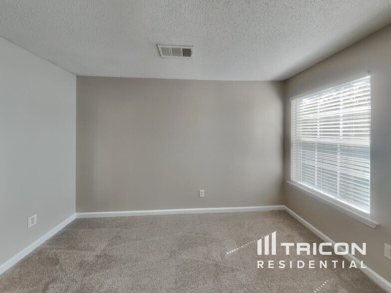 Building Photo - 1115 St Phillips Ct