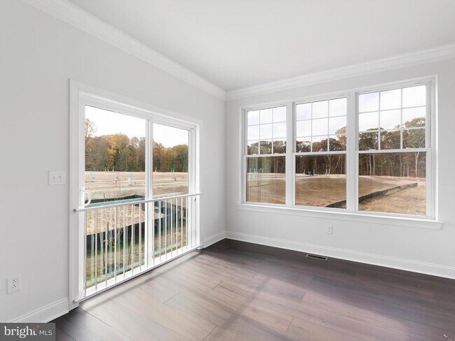 Building Photo - 240 Baldy Ln