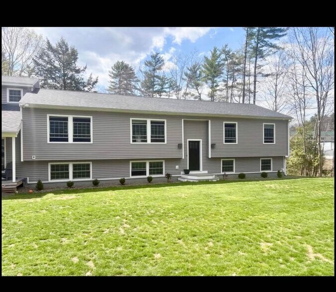 Building Photo - 412 N River Rd