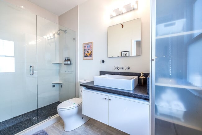 Building Photo - 71 Randolph St NE