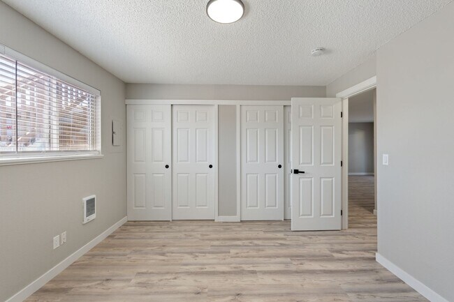 Building Photo - Ground floor apartment