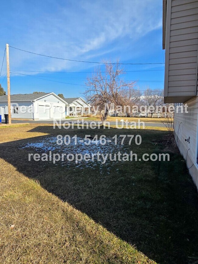 Building Photo - 544 W 2700 S