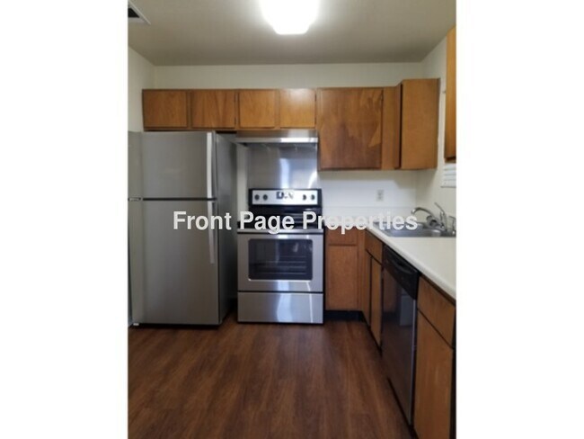 Building Photo - 1306 Danbury Square
