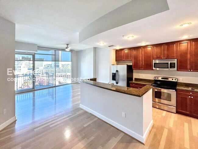 Building Photo - Modern Downtown Richmond 1BR Condo with In-Unit Laundry / Pet- Friendly /  Available Now!