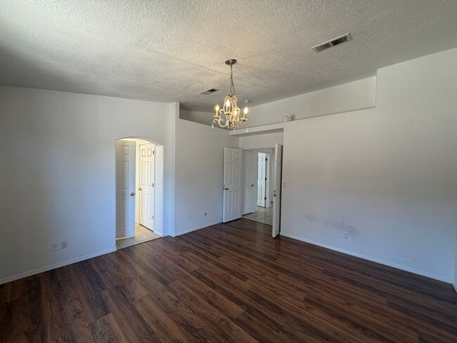Building Photo - 1405 Secret Valley Dr SW