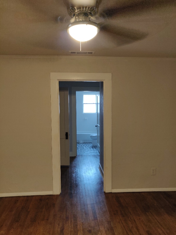 Building Photo - 408 N Elm St