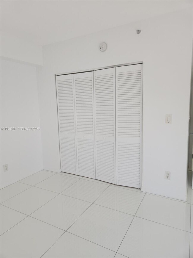 Building Photo - 325 S Biscayne Blvd