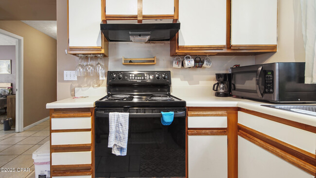 Building Photo - 513 Lantana St