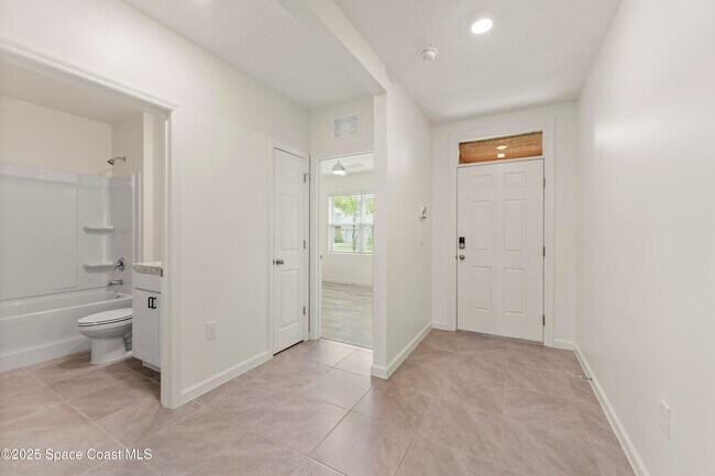 Building Photo - 1145 Dugan CIR SE