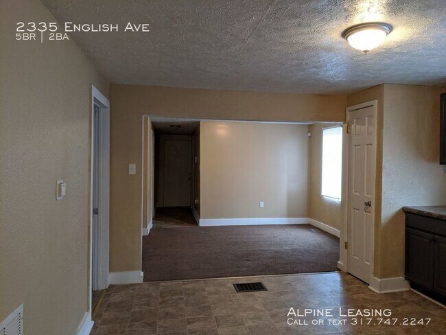 Building Photo - Short Commute to Downtown & Fountain Square!