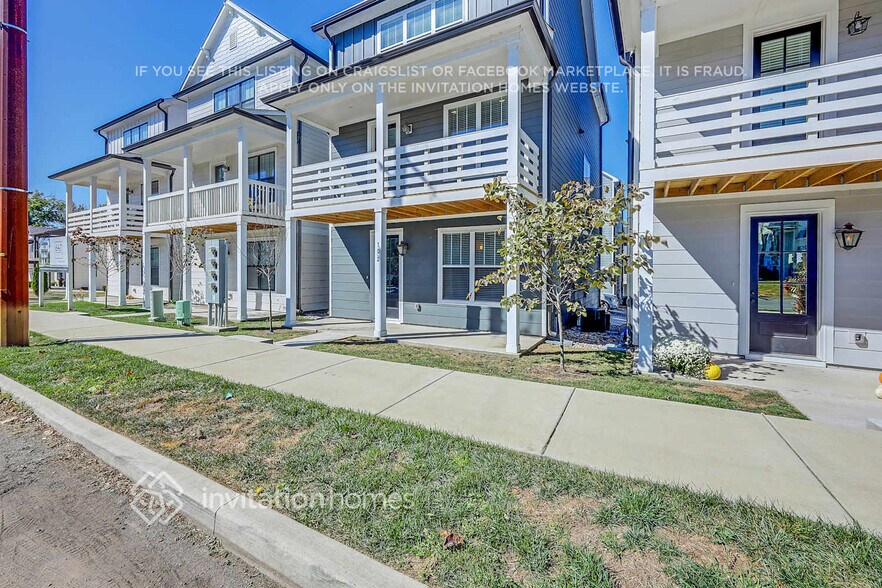 Building Photo - 647 Vernon Ave