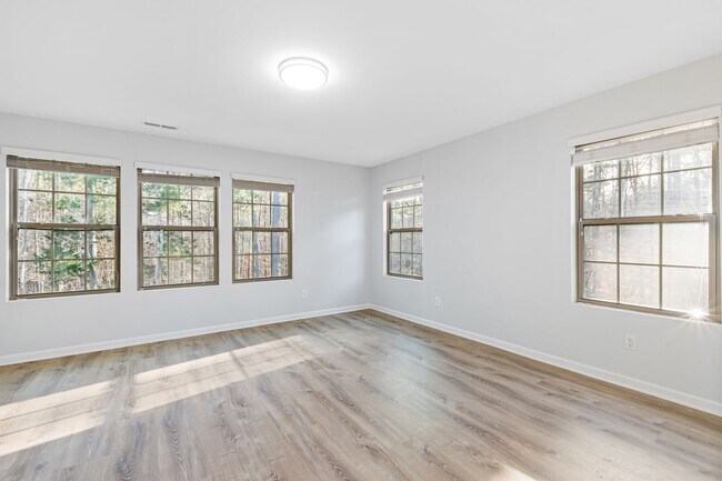 Building Photo - Brightleaf at the Park Townhome!