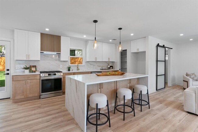 Building Photo - 5604 Overbrook Dr