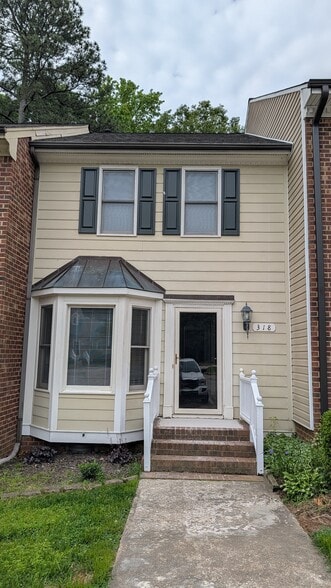 Front Exterior - 318 Olde Towne Dr