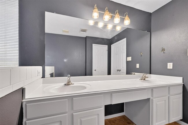 Building Photo - 5411 Losoya Ct