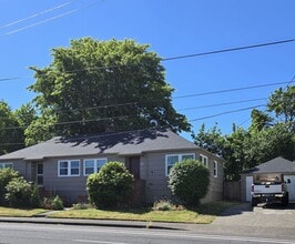Building Photo - Great Location!  Updated, Two Car garage, Fenced Backyard !