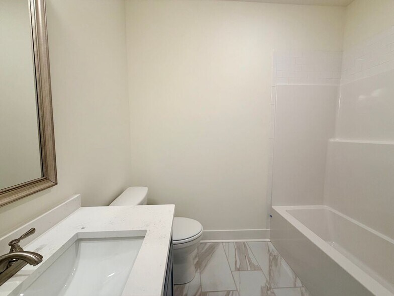 Building Photo - 513 Bristleleaf Path