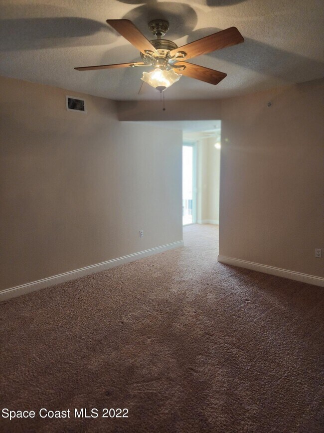 Building Photo - 703 Solana Shores Dr