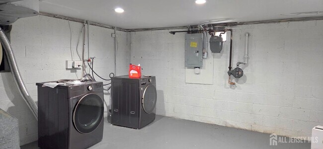 Building Photo - 22 Oak Br Rd