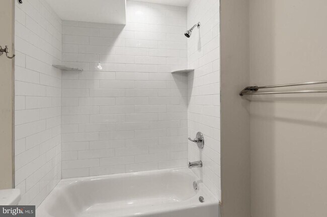 Building Photo - 1250 N 25th St