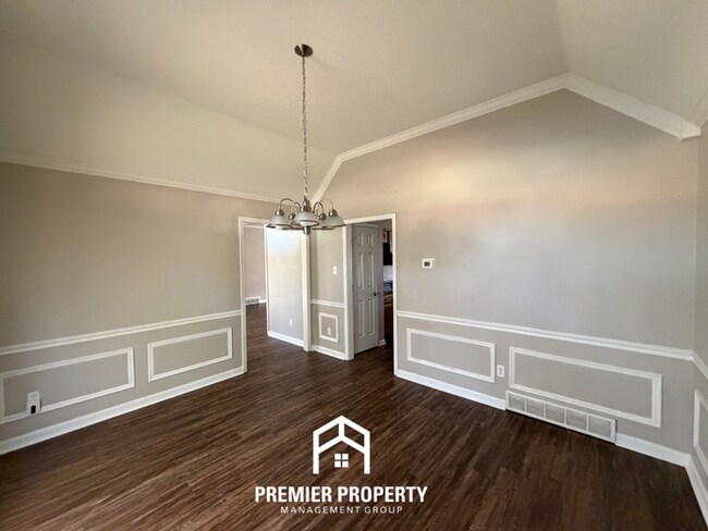 Building Photo - 6351 Oak Walk Ln