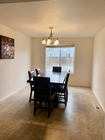 Building Photo - 458 Trout Ave