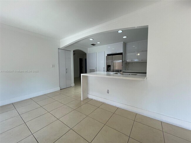Building Photo - 631 SW 99th Pl