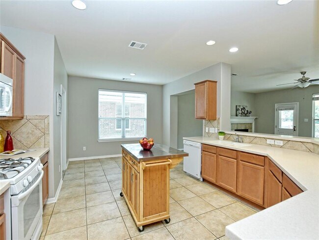 Building Photo - 4228 Rolling Water Dr