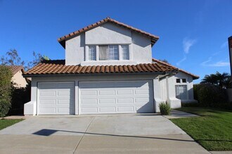 Building Photo - 4Bed/3Bath with 1 bed and bath downstairs & bonus room~ Avenida Andante