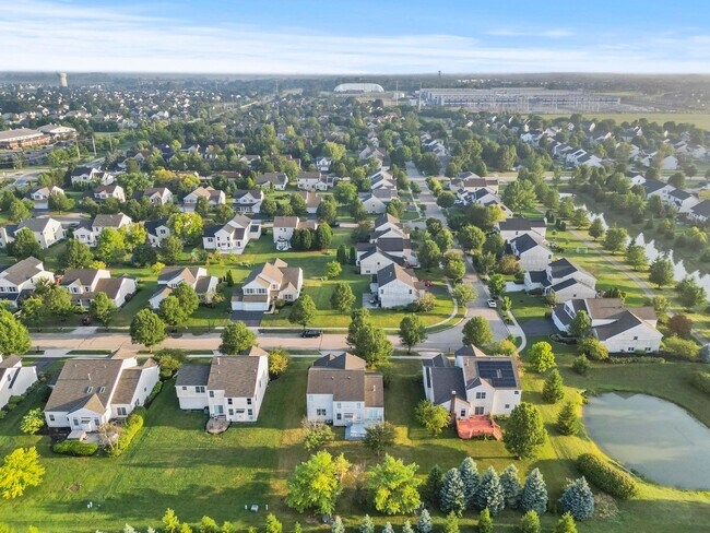 Building Photo - 5935 Pondview Ct