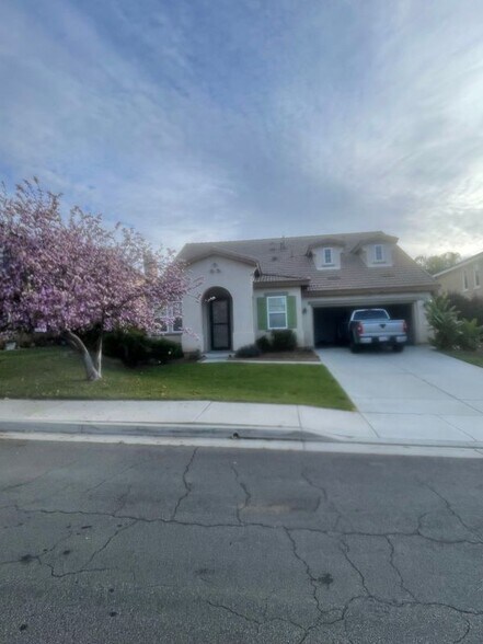 Primary Photo - 30378 De Caron St