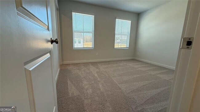 Building Photo - 7253 Mulberry St