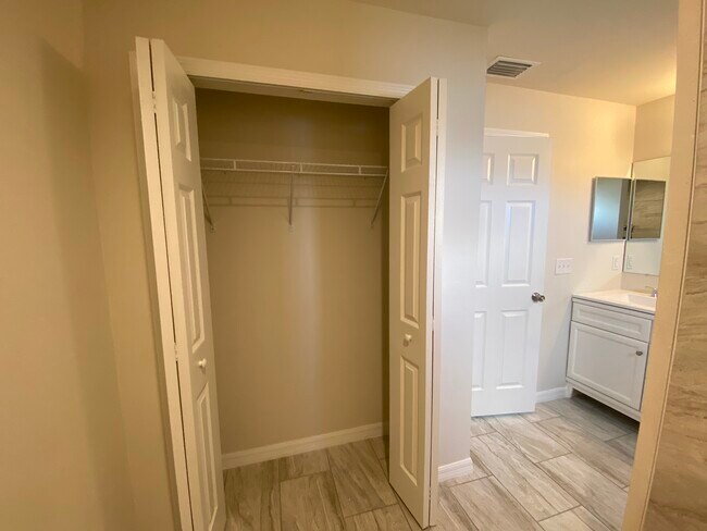 Building Photo - 29 SE 15th Ave