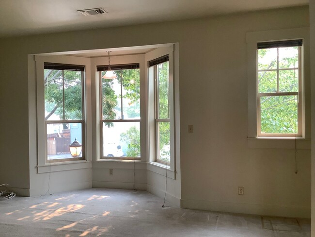 Building Photo - 545 A St