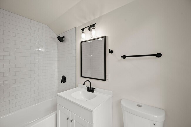 Interior Photo - 1407 Clover St