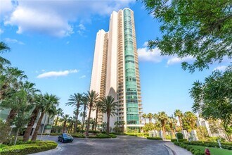 Building Photo - 322 Karen Ave