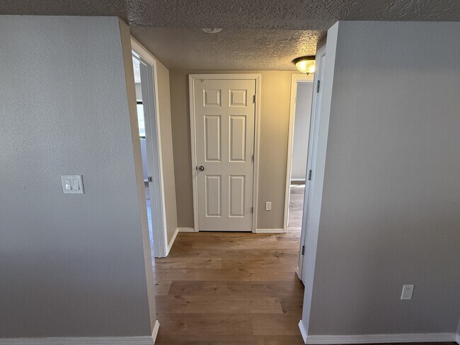 Building Photo - 2729 Bel Air Dr NE