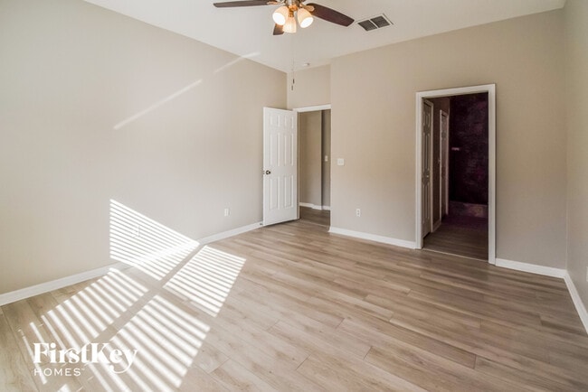 Building Photo - 722 Parsons Pointe St