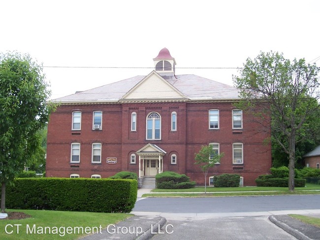 Primary Photo - 20 Hoosac St