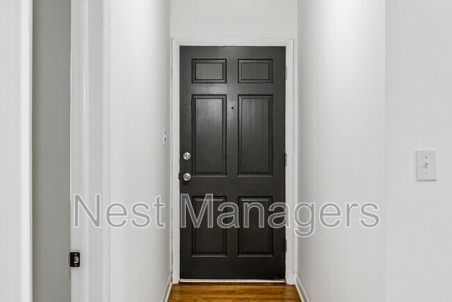 Building Photo - 909 Kaywood Dr