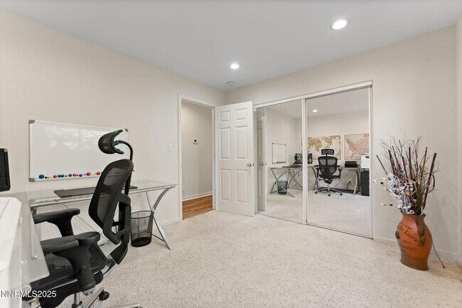 Building Photo - 2255 Wide Horizon Dr