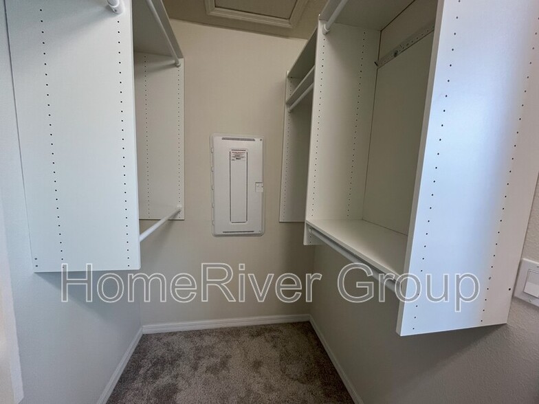 Building Photo - 1025 Pavia Dr
