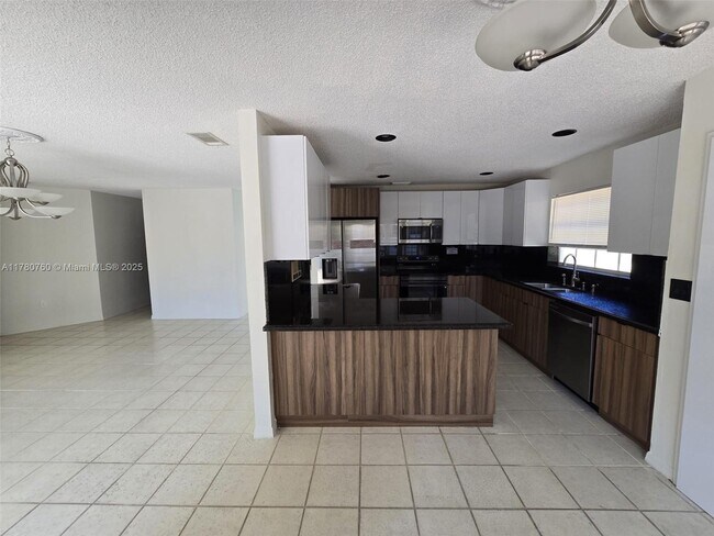 Building Photo - 8332 NW 195th Terrace