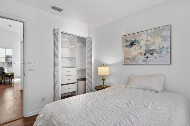 Building Photo - 875 Savannah Falls Dr