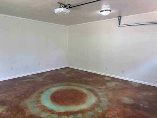 Private Flex Room/Gagrage - 1248 S Rimpau Blvd