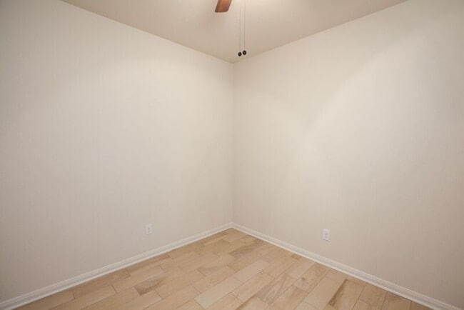 Building Photo - 128 Tennyson St